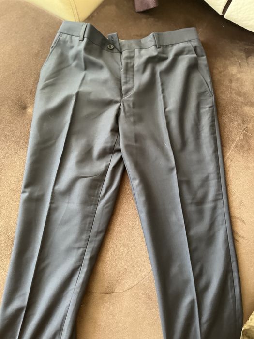 Абитуриентски костюм