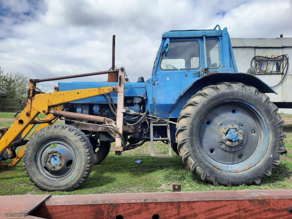 Трактор МТЗ-82 погрузчик