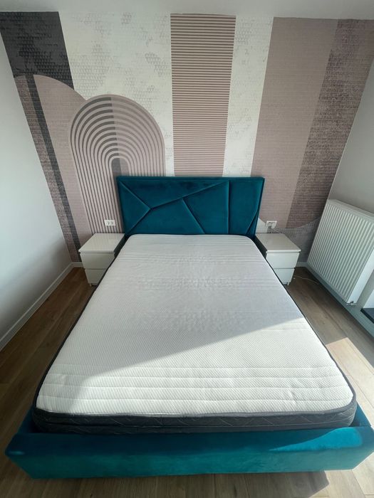Pat Matrimonial Tapițat Catifea (Petrol) + Saltea inclusă + Ladă Depozitare