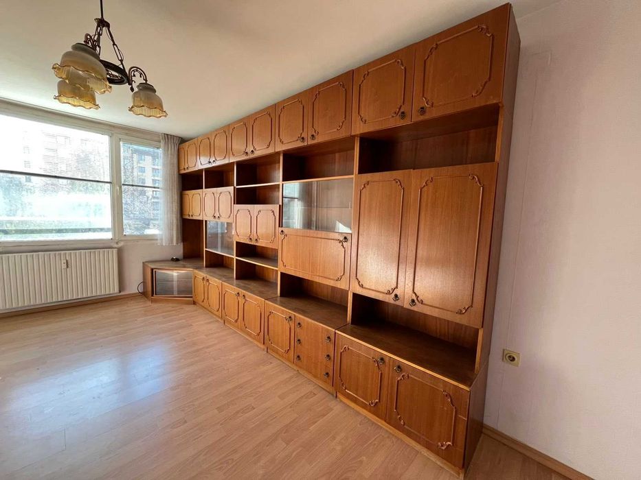 Холна секция и гардероб