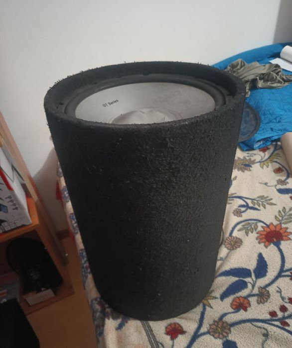 stare buna subwoofer auto 800w cu 250.w rms tun de bass blaupunkt se da cu proba