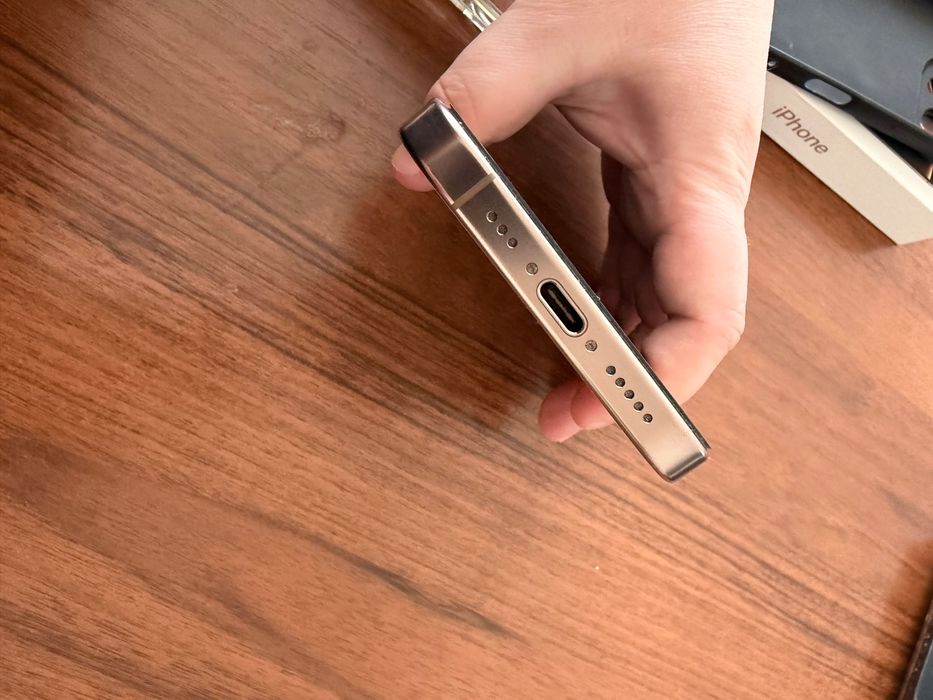 iPhone 16 Pro 256 gb отличное состояние