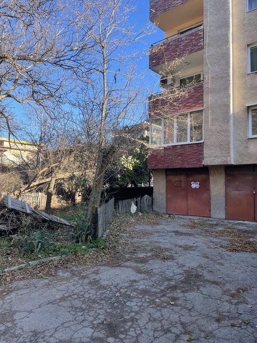 Дава се под наем Гараж / Паркомясто в Перник, Селото - 21 кв.м за 76.5 € - Снимка #1