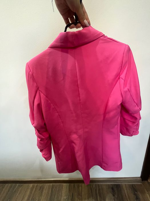 Розово дамско сако