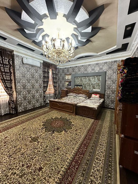 Продается 2 этажни шикарний евро ремонтом дом земля сентр городе