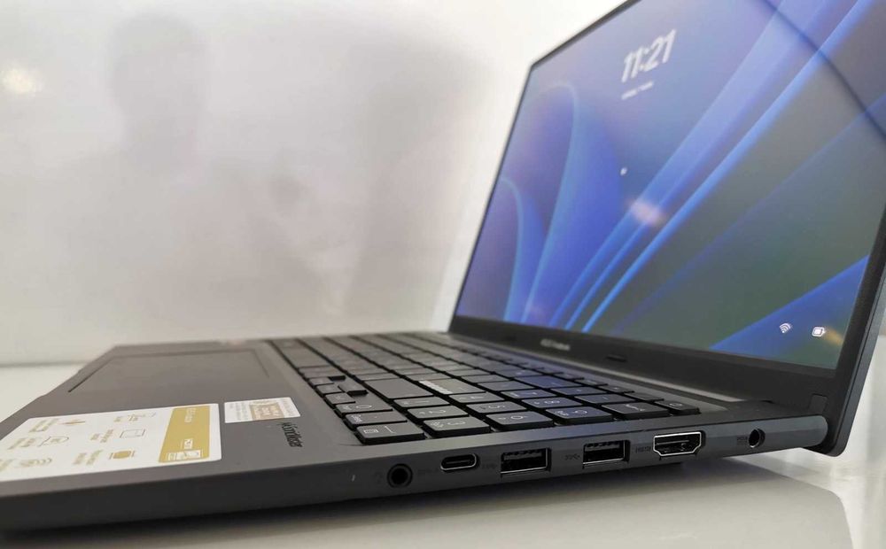 Лаптоп ASUS Vivobook 15 OLED (16/512Gb-ATI)