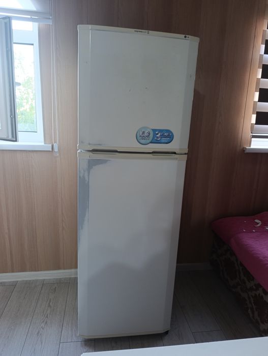 Продается Холодильник LG