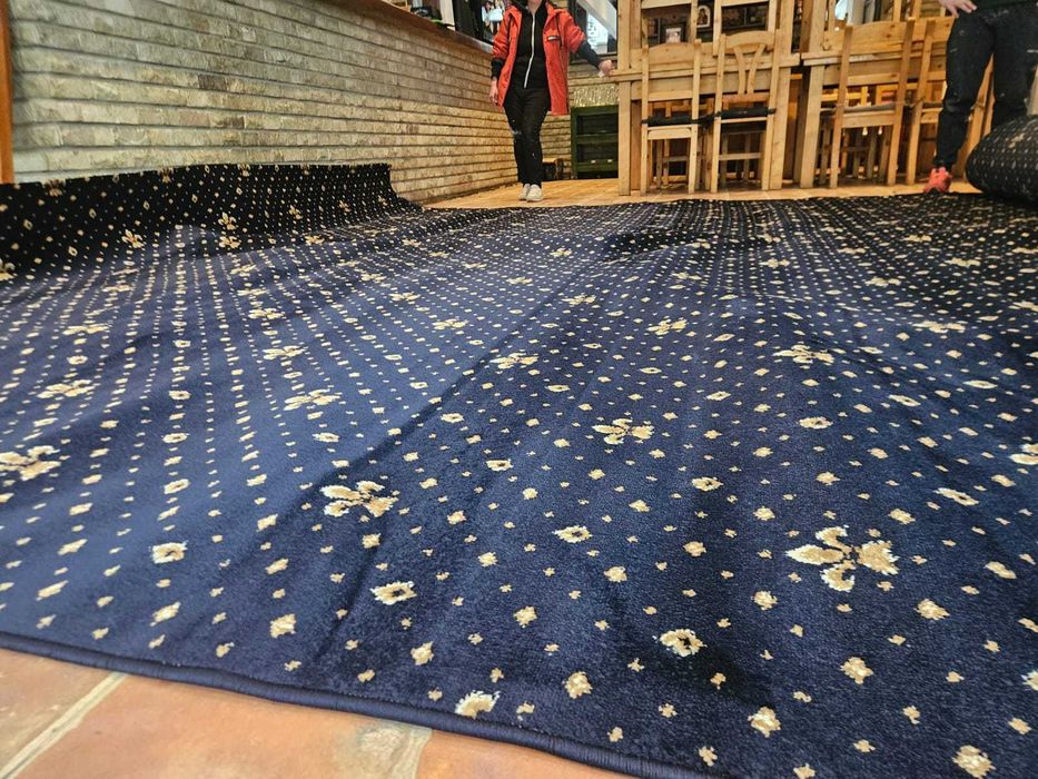 Mocheta Woven țesut Imperial – ideală pentru biserici și evenimente