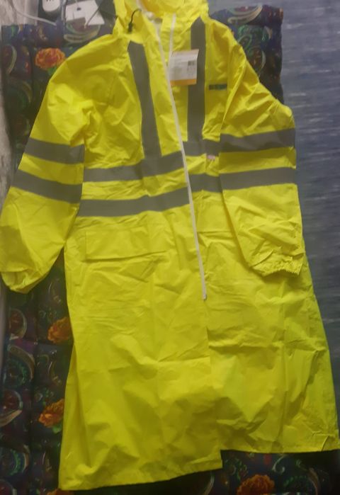 Дождевик новый светоотражающий