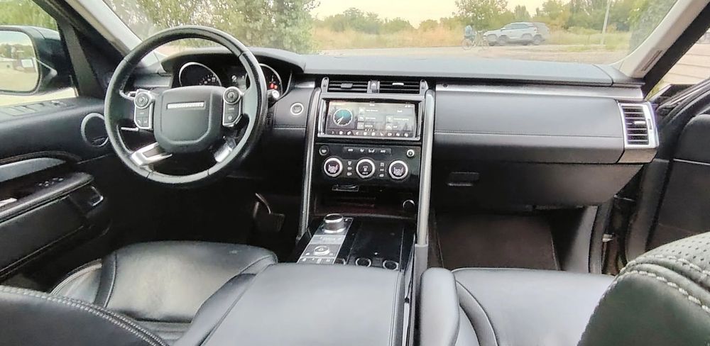 Land Rover Discovery 2017 diesel, 25.864 € — imagine 5