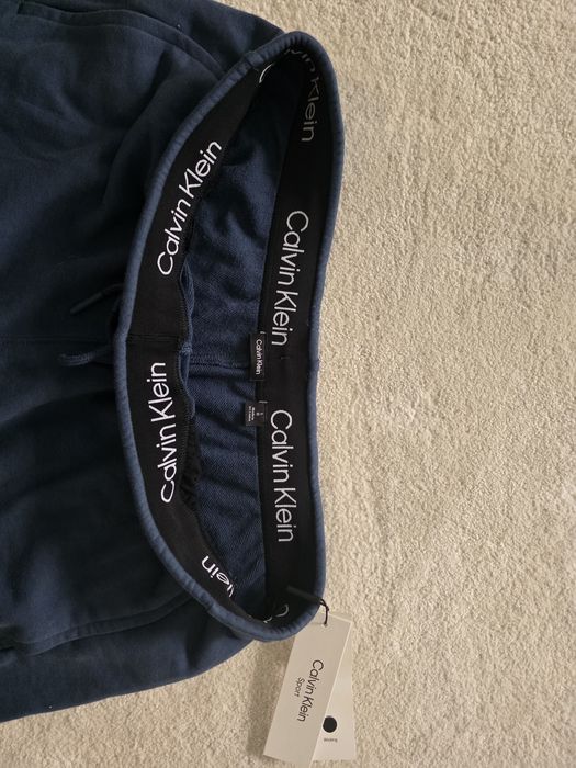 Оригинална долница Calvin Klein, размер L, с етикет