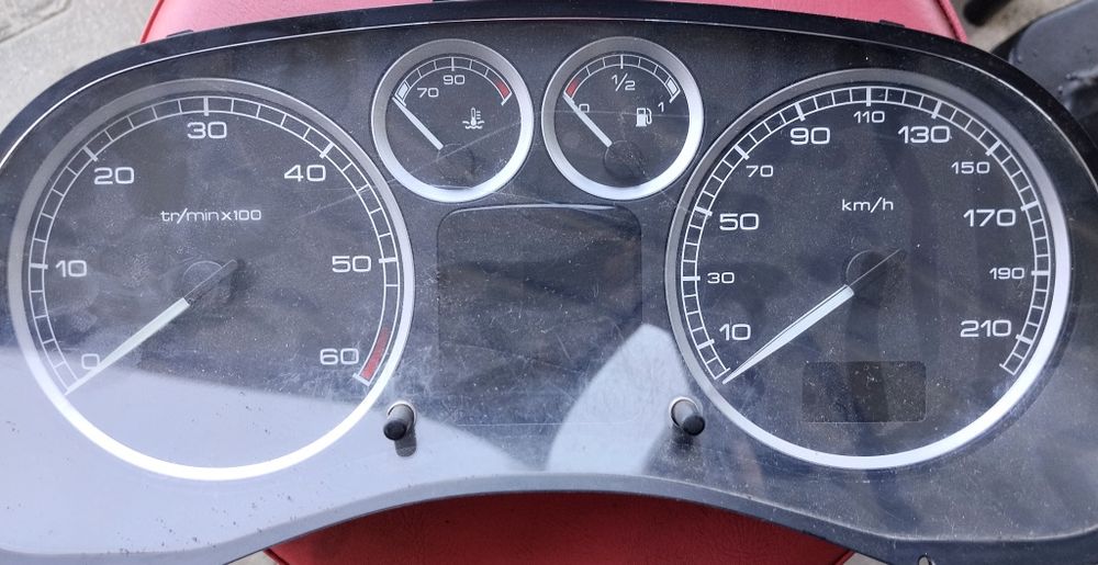 Dezmembrez Peugeot 307 / piese de vanzare