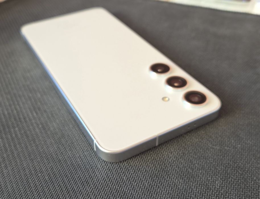 Samsung S24 plus 12/256 Като нов без следи от употреба
