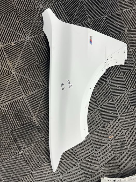 Aripa bmw x7 partea soferului