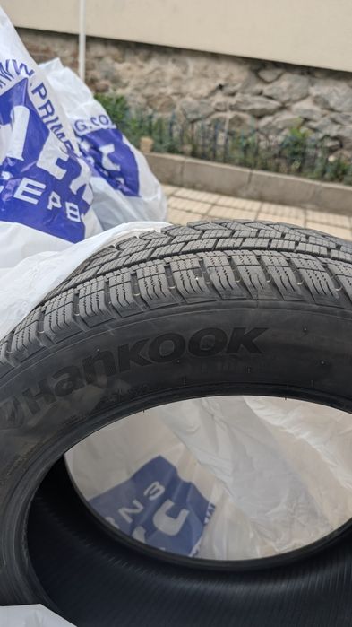 Страхотен комплект зимни гуми   HANKOOK I*CEPT EVO-2(205/55 R17 91H