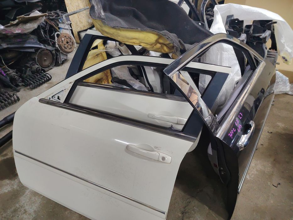 крайслер 300с дверь