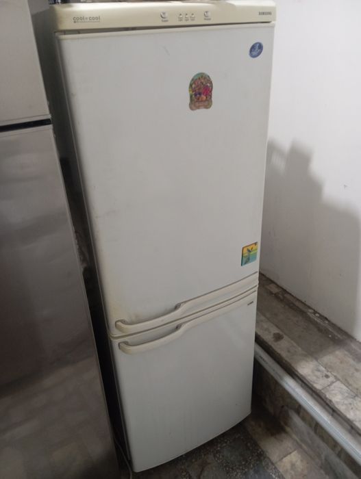 Рабочий холодильник Самсунг
