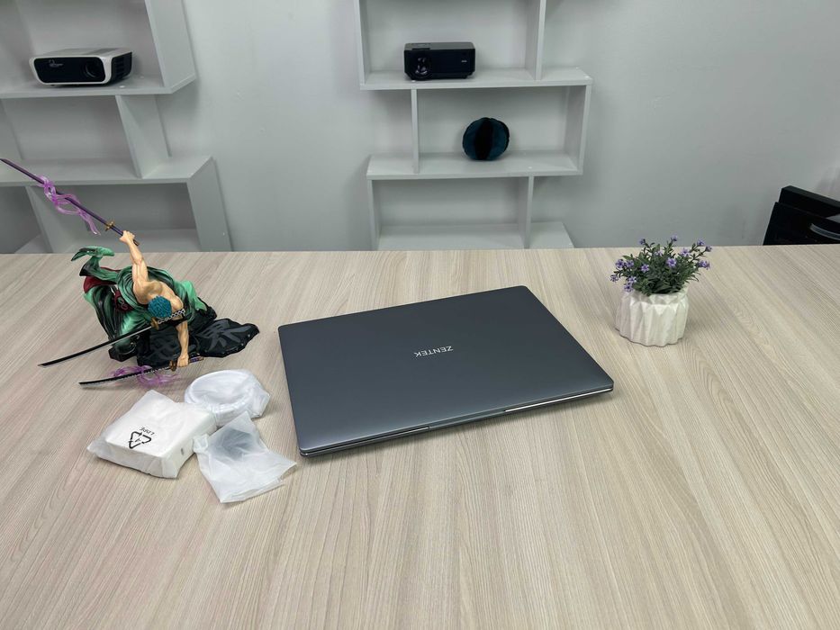 Продается ноутбук Zentek AMD Vision 8845HS