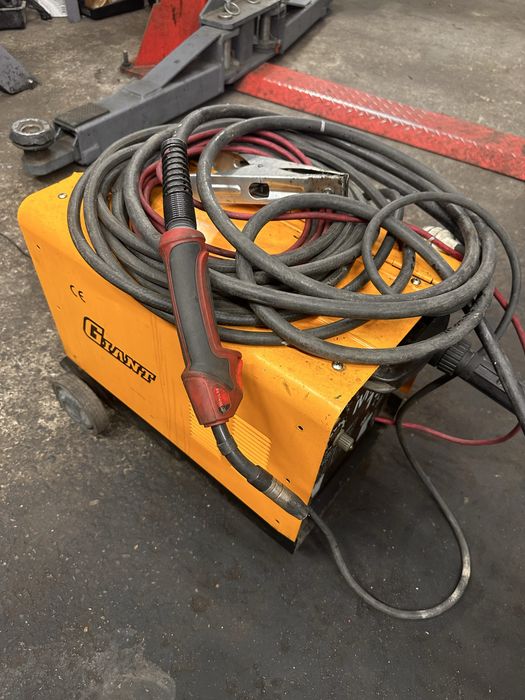 Kempi polavtomat svarka aparat sotiladi