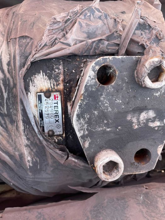 Гидроцилиндр на технику Terex