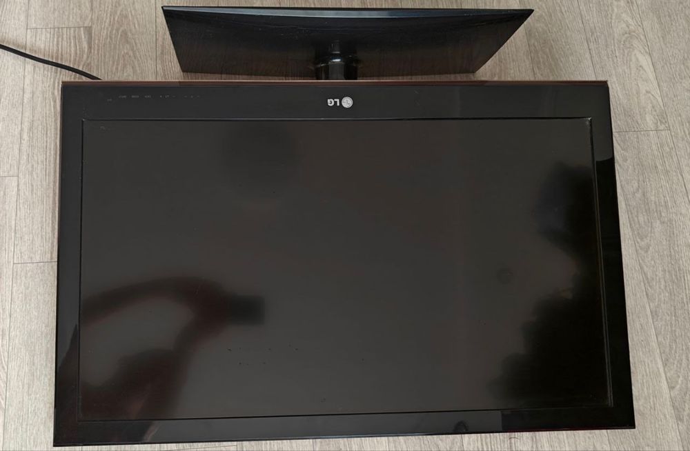 Продам телевизор LG
