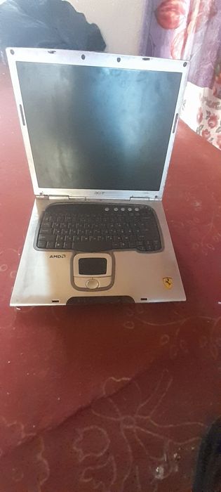 Acer notebook sotiladi