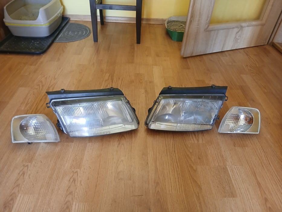 Продавам фарове с мигачи за пасат 4