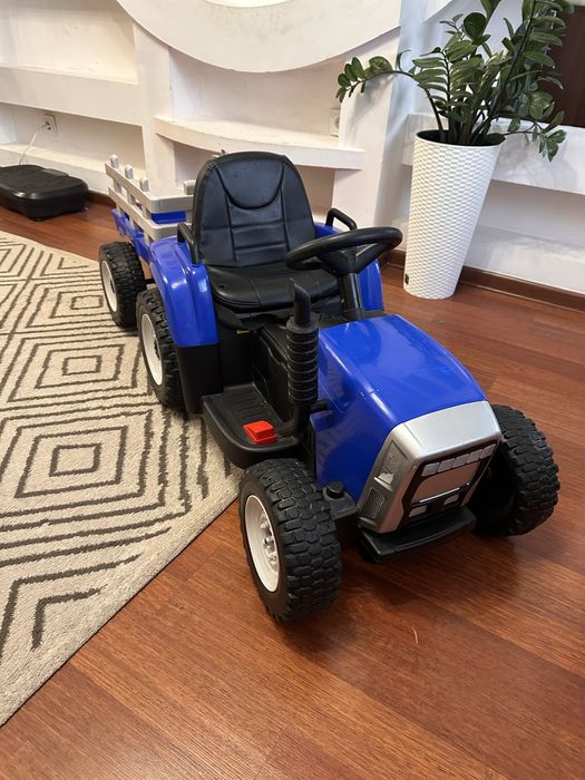 Продам детский электромобиль трактор с прицепом