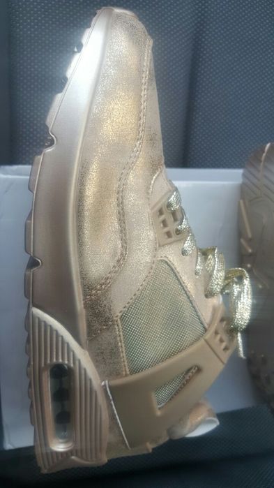 Нови маратонки 38- 39 номер