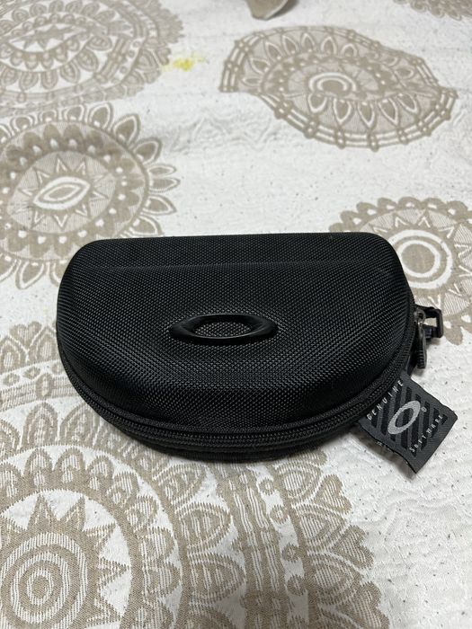 Продам очки специальные!