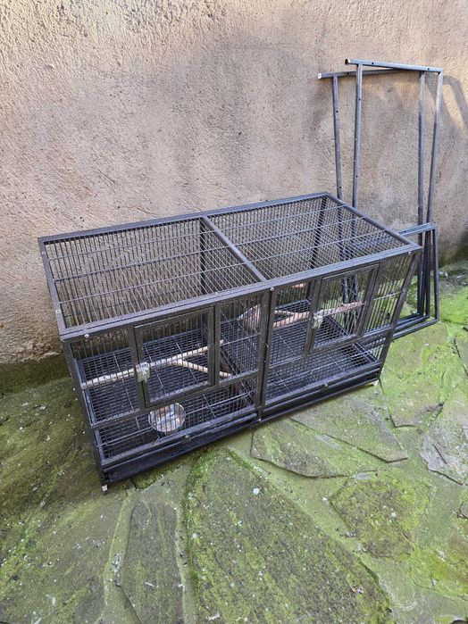 Клетка за птици или Папагали.