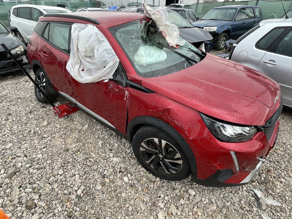 Peugeot 2008 1.2i STT 2020г. 30 000 км. На Части!