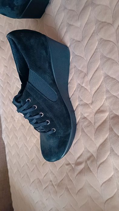 Ботинки на танкетке