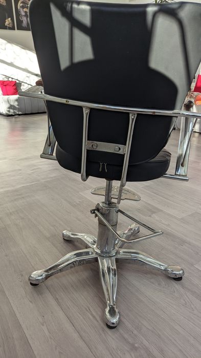 Кресло для парикмахерских