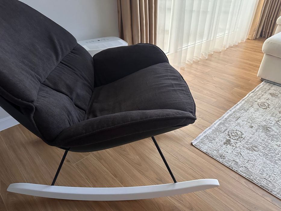 Луксозен дизайнерски люлеещ стол