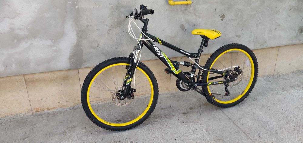 Bicicleta Mtb cu roti de 24 inch cu frane pe disc