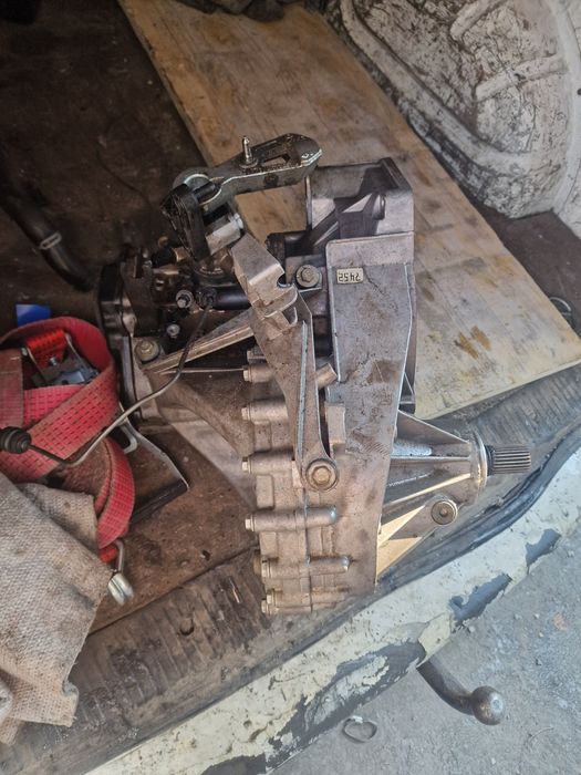 Cutie viteze 5 trepte 2.0 CXG vw t6 transporter caravelle