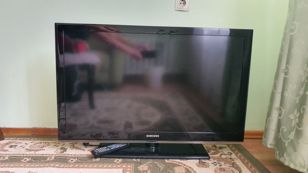 Телевизор Samsung диагональ 102