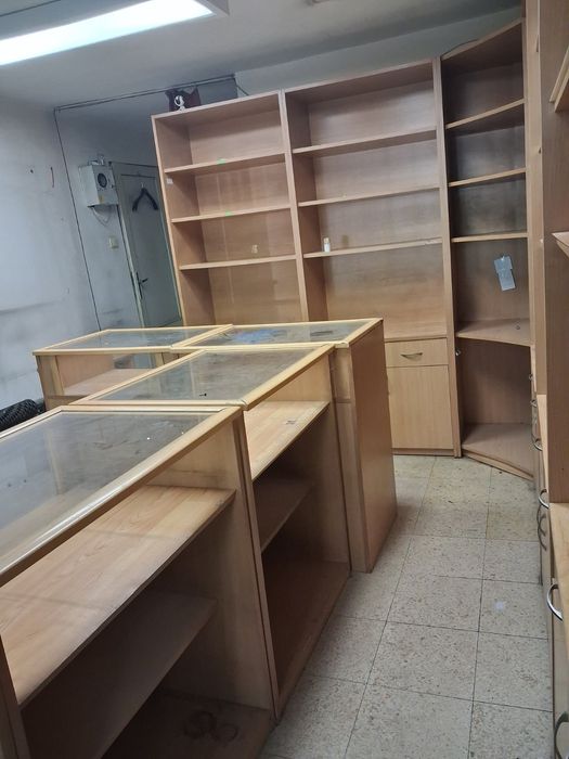 Продавам оборудване за магазин за алкохол и цигари