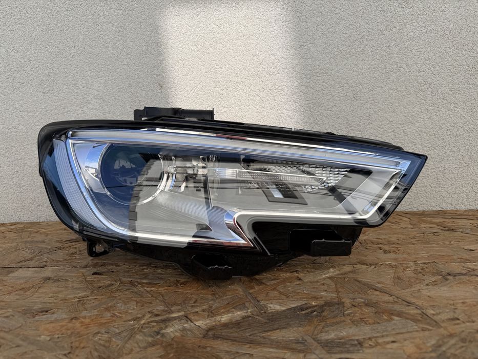 Far dreapta Audi A3 8V Facelift Xenon + drl LED Original Europa