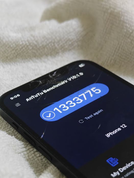 iPhone 12 трещина сверху