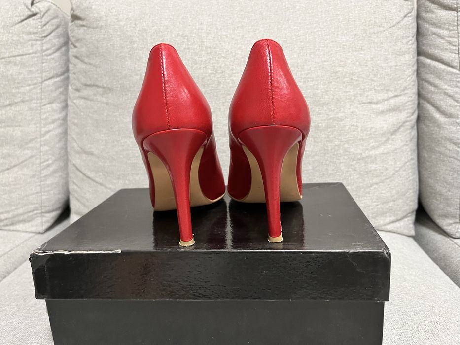 Червени кожени обувки 38 номер