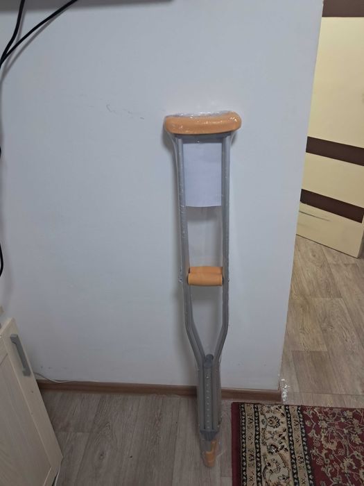 продам костыли для взрослых.