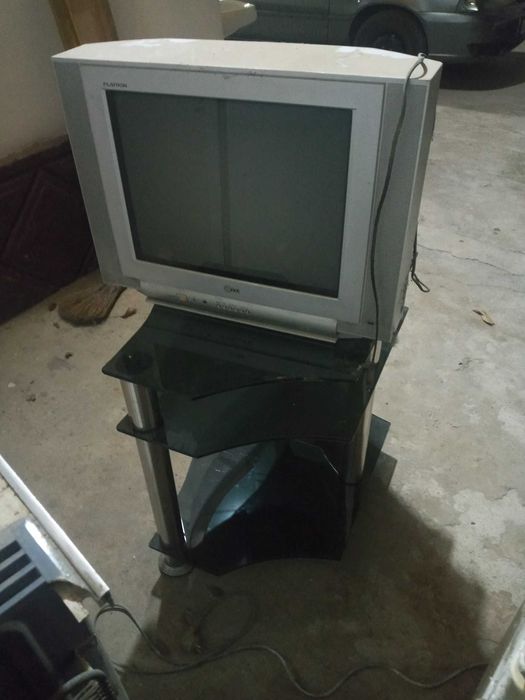 Mebel va tv sotaman srochna