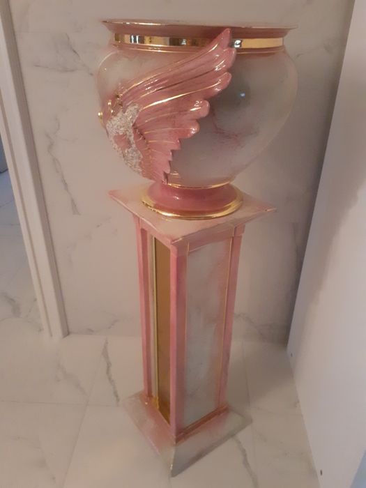 Vas cu piedestal  ceramica