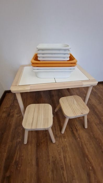 FLISAT Măsuță copii cu 2 scaune + 8 cutii depozitare NOI