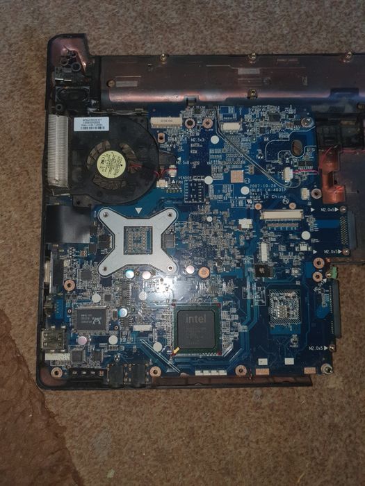 Vand Placa de baza " Dezmembrata Dela un Laptop Windows 7 Not a Gen. "