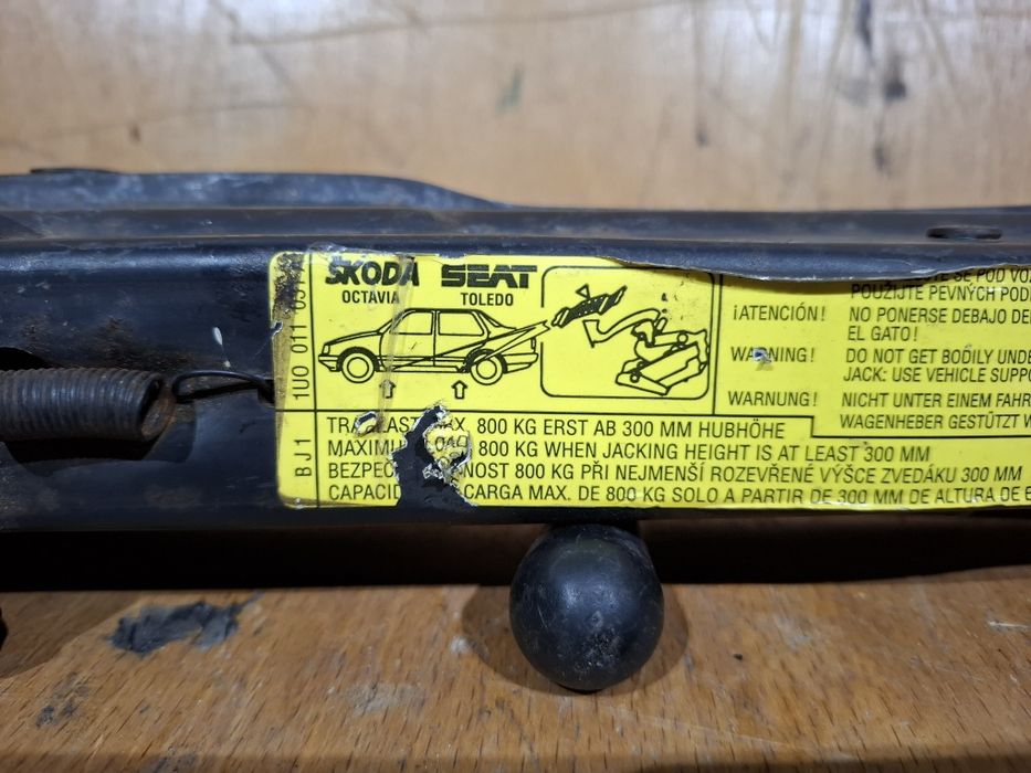 Домкрат на Шкоду Октавия