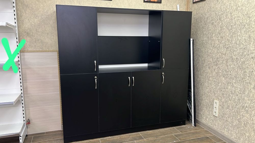 Шкаф и витрины железные