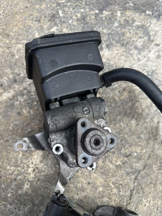 Хидравлична помпа Bmw E65 E66 3.0d 6779857 LH2110936